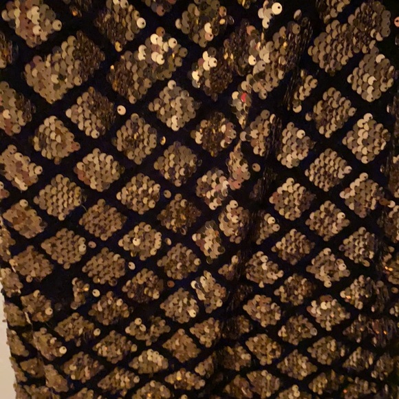 Gold - Picture 2 of 4